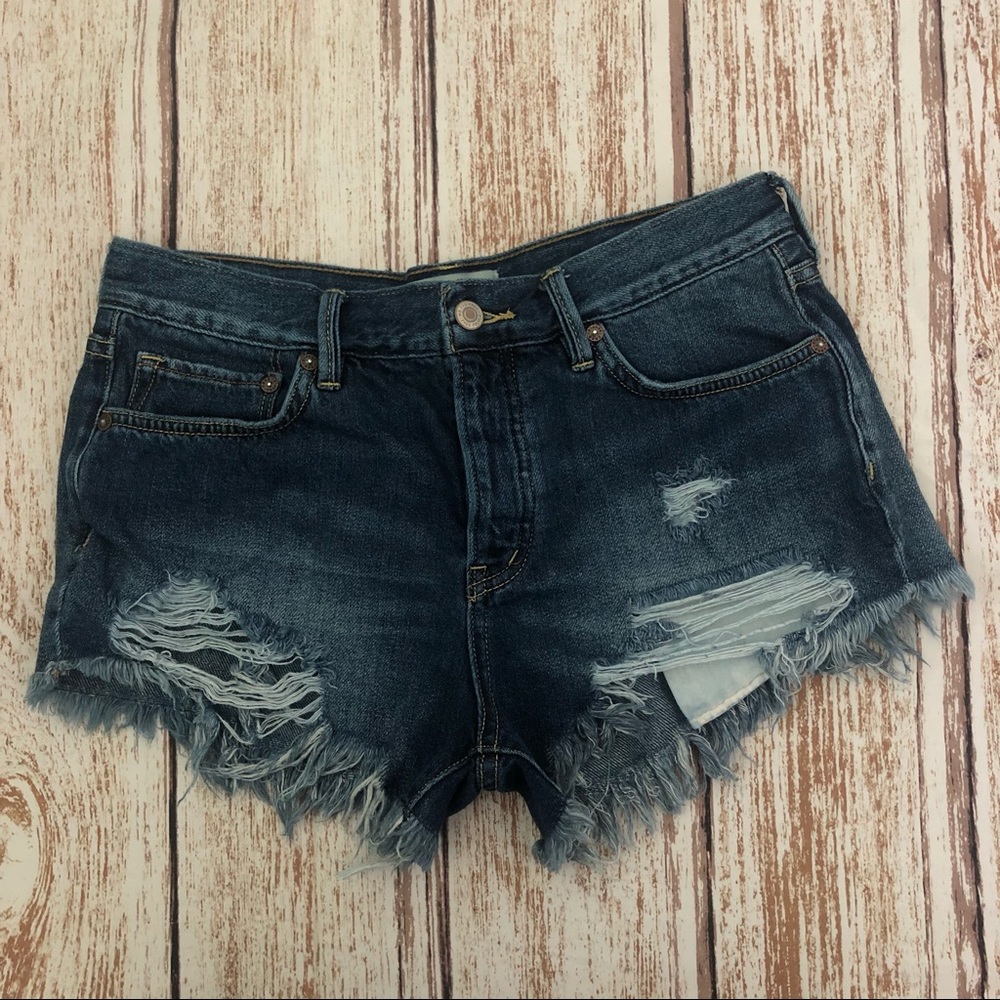 We The Free Distressed Jean Shorts Size 26